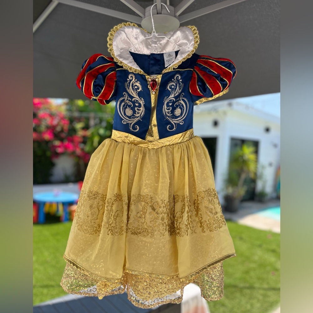 Official Disney Snow White Costume - Girl Sz 4